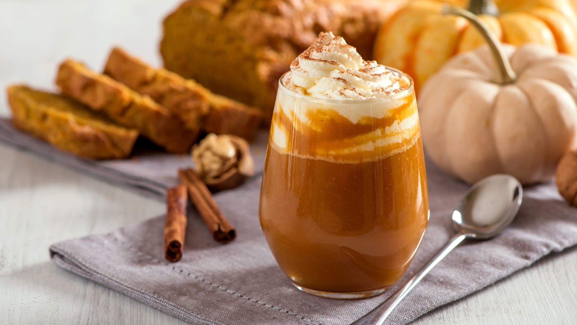 ¿Qué nos está pasando con el ‘pumpkin spice latte’? Por qué la calabaza protagoniza el otoño gastronómico (más allá de la bebida viral)