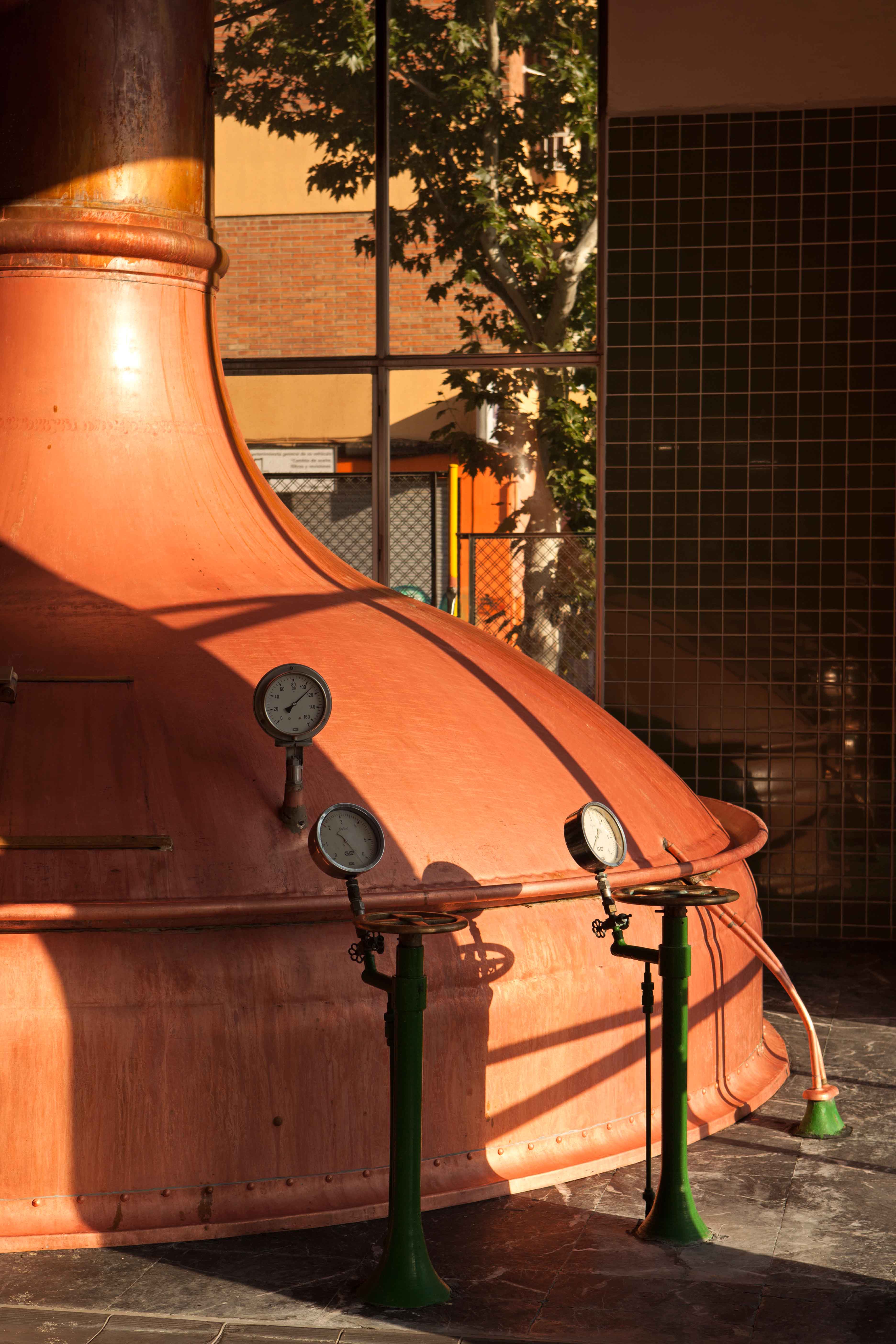 El centenario de una fábrica que elabora, sin prisa, cervezas difíciles de olvidar